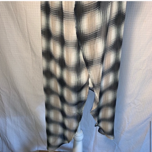 LUSH Sleeveless Long Button Down Top Size Large - Picture 3 of 7